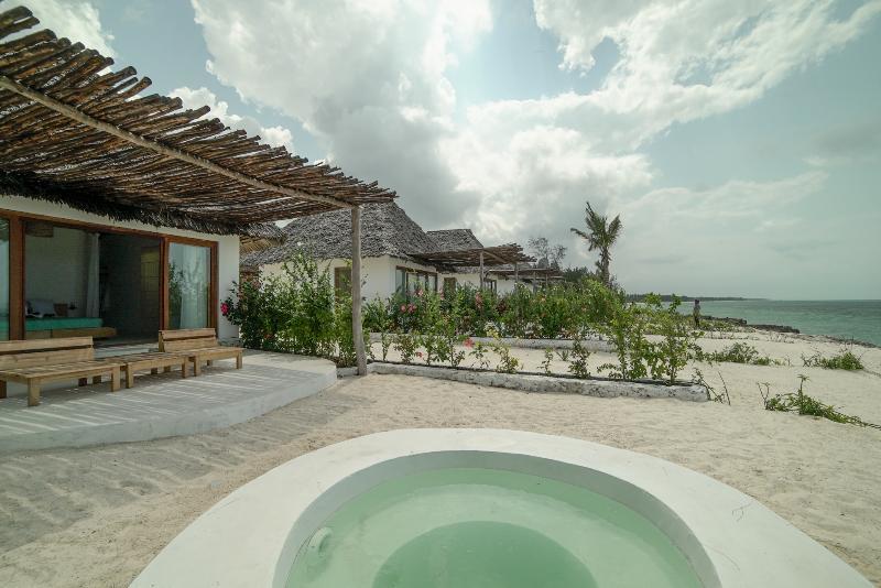 Zanbluu Beach Hotel كيوينجوا المظهر الخارجي الصورة